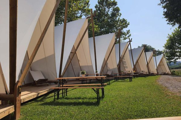 Tiendas de campaña en camping Somo Parque Kampaoh