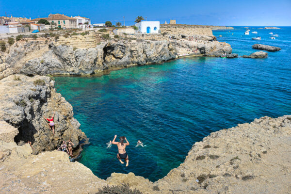 Isla de Tabarca una isla habitada en la Comunidad Valenciana